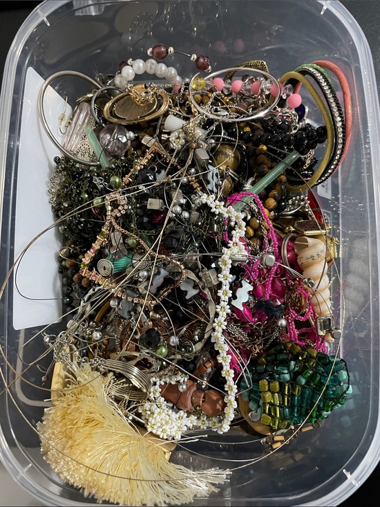 Unbranded Jewelry - 5 Pounds of Broken Costume Jewelry Lot #2